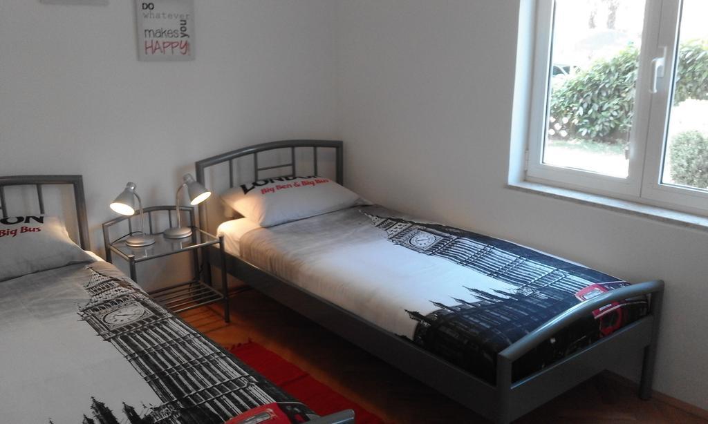 Apartment Laura โปเรช ภายนอก รูปภาพ