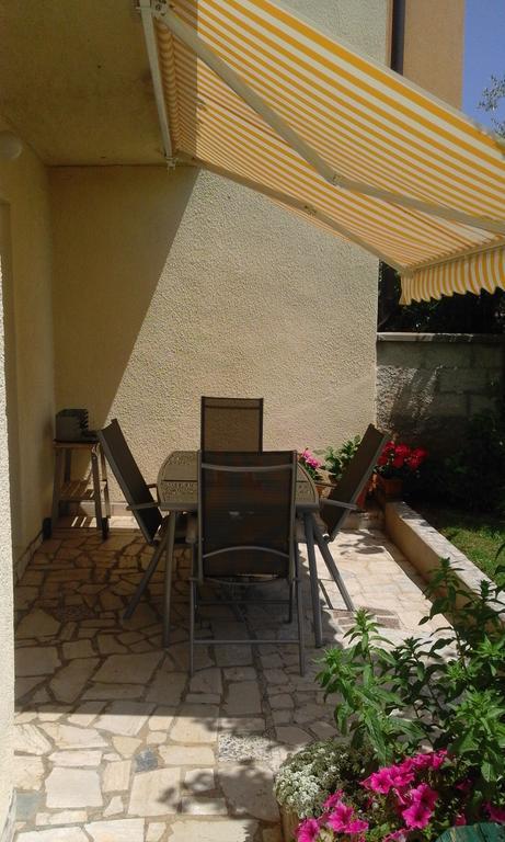 Apartment Laura โปเรช ภายนอก รูปภาพ